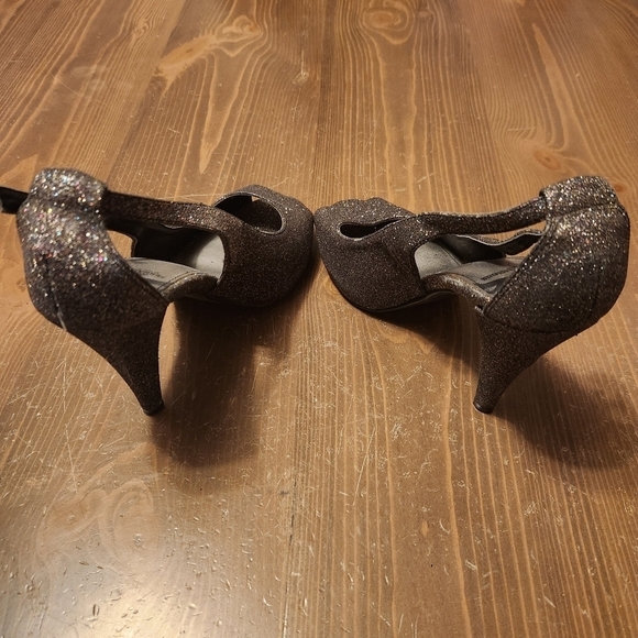 Fergalicious by Fergie Women's Heels Size 7.5M Open Toe Sling Back Mona T 4" - Picture 12 of 16